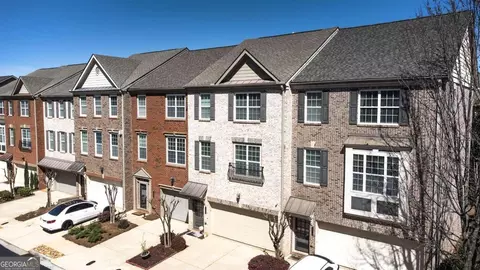 5727 Pine Oak Dr #90, Peachtree Corners, GA 30092