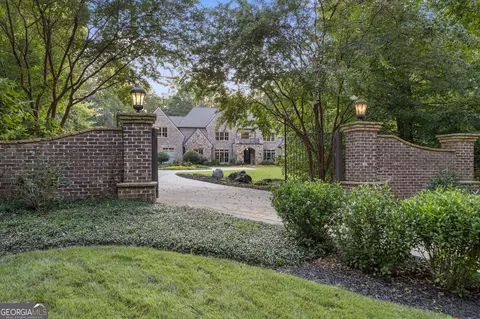 439 Tara Trl, Sandy Springs, GA 30327