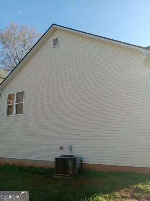 35 Maggie Ct, Covington, GA 30016 photo 3