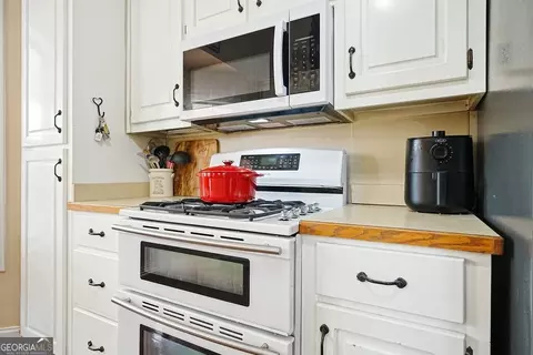 Kitchen - 1260 Fields Chapel Rd, Canton, GA 30114 photo 5 of 8