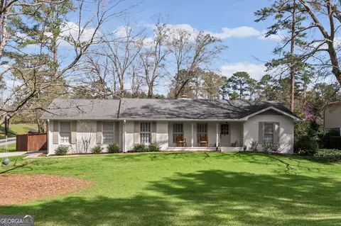 3 Lakeview Dr, Newnan, GA 30263