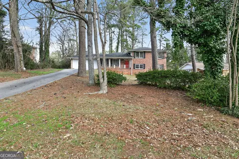 4050 Indian Lake Cir, Stone Mountain, GA 30083