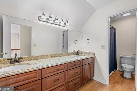 Bath - 109 Crest Pte, Warner Robins, GA 31088 photo 5 of 7