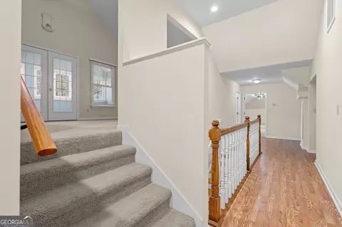 Entry Way - 109 Crest Pte, Warner Robins, GA 31088 photo 9 of 16