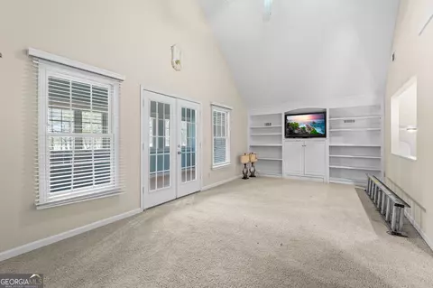 Living - 109 Crest Pte, Warner Robins, GA 31088 photo 7 of 8