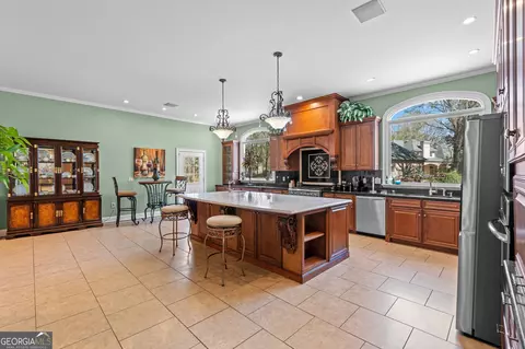 Kitchen - 109 Crest Pte, Warner Robins, GA 31088 photo 2 of 7