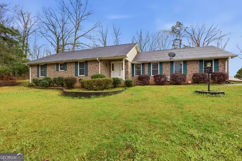 Exterior - 304 Beaver Brook Dr, Toccoa, GA 30577 photo 5 of 13