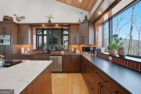 Kitchen - 7207 Ridgeview Dr, Jasper, GA 30143 photo 3 of 6