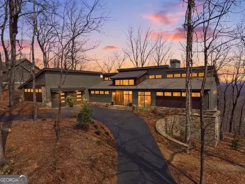 7207 Ridgeview Dr, Jasper, GA 30143