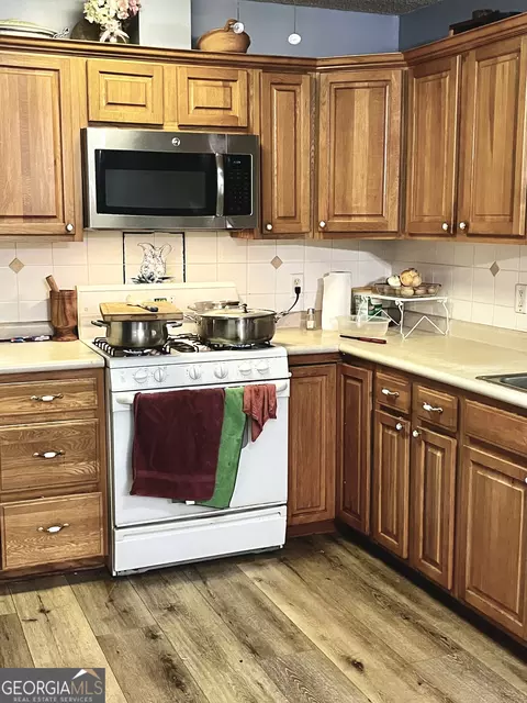 Kitchen - 705 Geiger St, Mount Vernon, GA 30445 photo 1 of 1