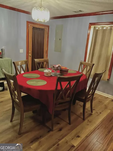 Dining - 705 Geiger St, Mount Vernon, GA 30445 photo 1 of 1