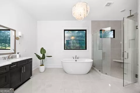 Bath - 615 Forest Pointe Dr, Forsyth, GA 31029 photo 1 of 4