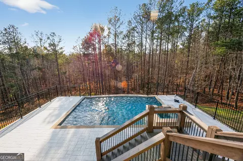 Exterior - 615 Forest Pointe Dr, Forsyth, GA 31029 photo 2 of 8