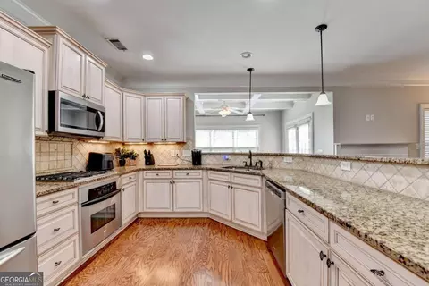 3013 Amberglen Ct, Cumming, GA 30040