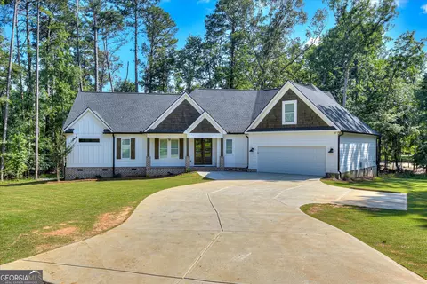 1199 Pawnee Dr, Lincolnton, GA 30817