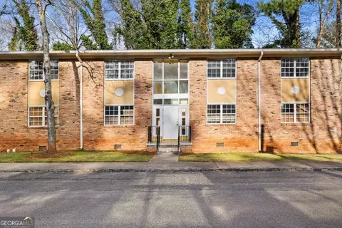1620 Line Cir, Decatur, GA 30032