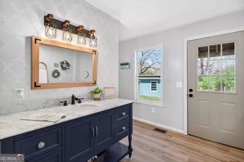 Bath - 288 Bradfield Dr, Lagrange, GA 30240 photo 6 of 6