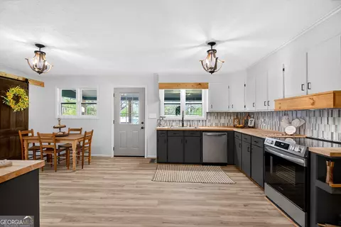 Kitchen - 288 Bradfield Dr, Lagrange, GA 30240 photo 1 of 3