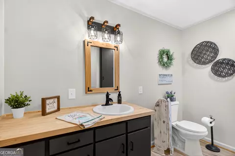 Bath - 288 Bradfield Dr, Lagrange, GA 30240 photo 1 of 6
