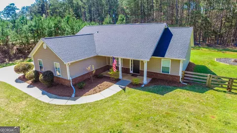 206 Rockhouse Rd, Senoia, GA 30276