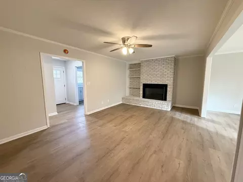 Living - 402 Ginger Cir, Lagrange, GA 30240 photo 5 of 8