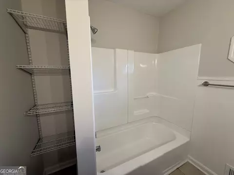 Bath - 402 Ginger Cir, Lagrange, GA 30240 photo 2 of 6