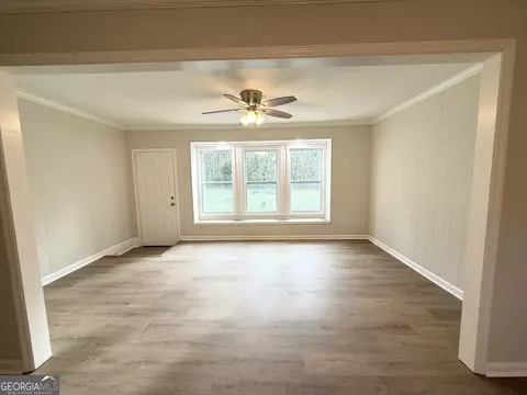 Living - 402 Ginger Cir, Lagrange, GA 30240 photo 7 of 8