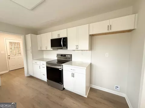 Kitchen - 402 Ginger Cir, Lagrange, GA 30240 photo 3 of 6