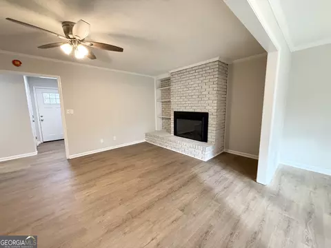 Living - 402 Ginger Cir, Lagrange, GA 30240 photo 6 of 8