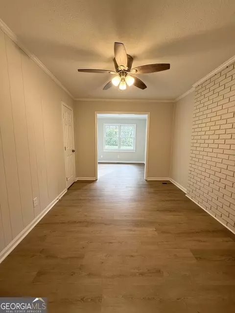 Living - 402 Ginger Cir, Lagrange, GA 30240 photo 1 of 8