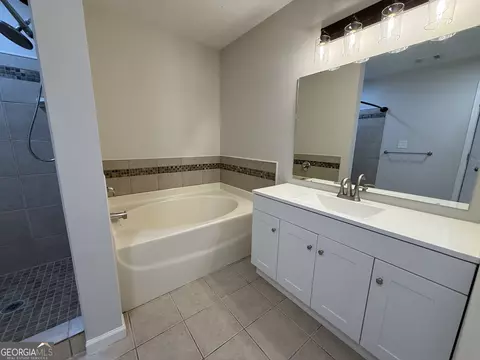 Bath - 402 Ginger Cir, Lagrange, GA 30240 photo 5 of 6