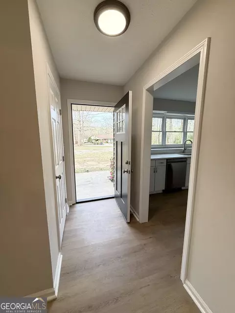 Entry Way - 402 Ginger Cir, Lagrange, GA 30240 photo 1 of 3