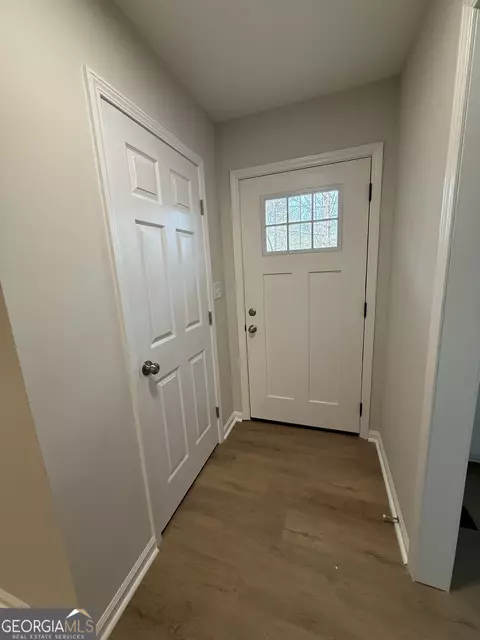 Entry Way - 402 Ginger Cir, Lagrange, GA 30240 photo 2 of 3