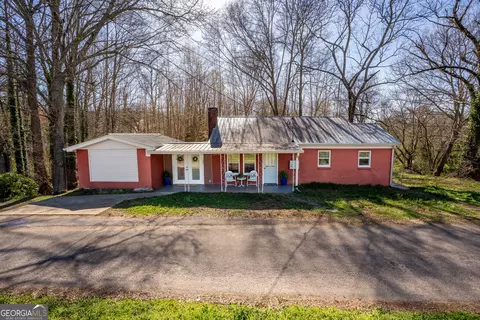 239 Young Dr, Clarkesville, GA 30523