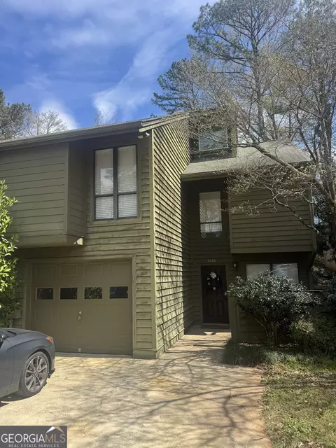 1016 Creatwood Cir, Smyrna, GA 30080