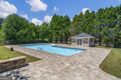 Exterior - 111 Prestwick Dr, Lagrange, GA 30241 photo 9 of 12