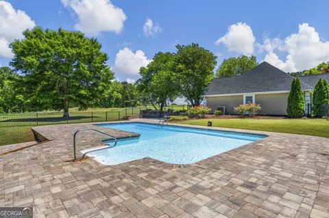 Exterior - 111 Prestwick Dr, Lagrange, GA 30241 photo 10 of 12