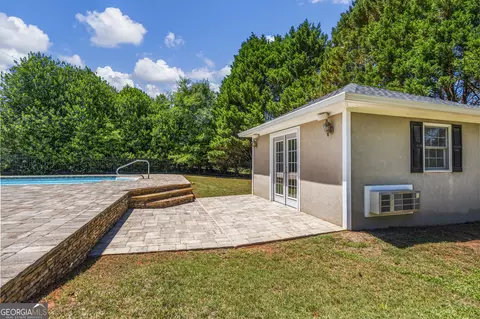 Exterior - 111 Prestwick Dr, Lagrange, GA 30241 photo 11 of 12