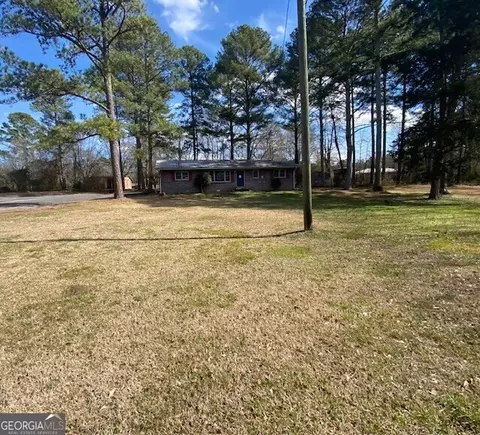 121 Sunset Dr NE, Calhoun, GA 30701