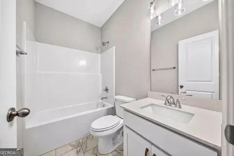 Bath - 436 Lakeview Way #269, Lagrange, GA 30241 photo 1 of 2