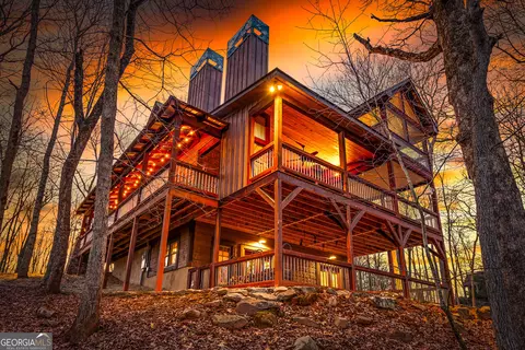 351 Toccoa Preserve Ln, Blue Ridge, GA 30513
