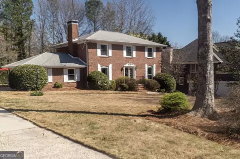 2652 Fontainebleau Dr, Dunwoody, GA 30360
