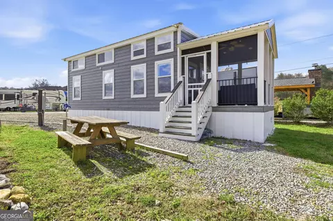 102 Mountain Meadows Dr, Morganton, GA 30560