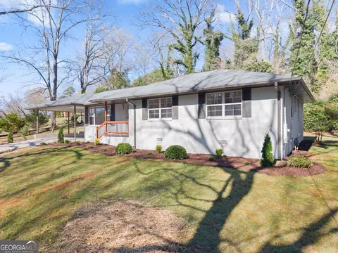 698 Holly Dr, Gainesville, GA 30501