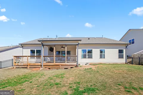 Exterior - 549 Calgary Downs Dr, Winder, GA 30680 photo 5 of 5