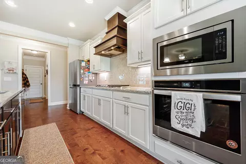 Kitchen - 549 Calgary Downs Dr, Winder, GA 30680 photo 3 of 3