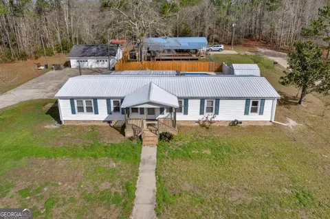 175 Oak Lake Dr, Hinesville, GA 31313