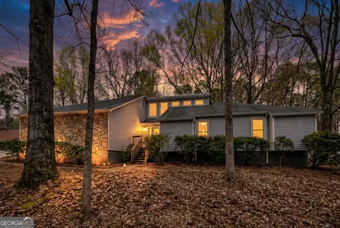 400 Benjamin Cir, Fayetteville, GA 30214