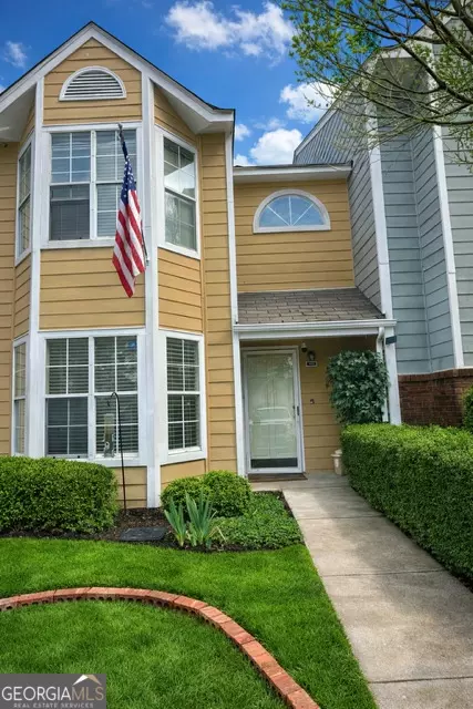 3223 Long Iron Dr, Lawrenceville, GA 30044
