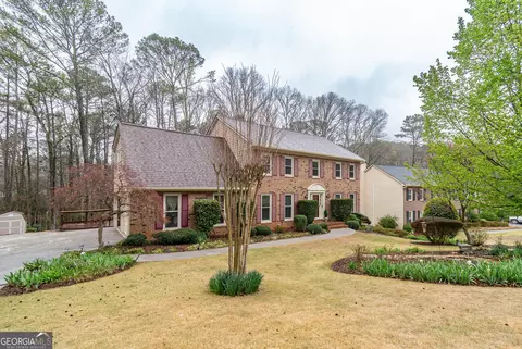 1377 Red Fox Run SW, Lilburn, GA 30047